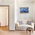 Apartment 100mq 5 Mins To Center + Free Park And View *