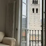 Apartment 100mq 5 Mins To Center + Free Park And View