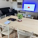 Apartment 100mq 5 Mins To Center + Free Park And View