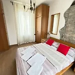 Apartment 100mq 5 Mins To Center + Free Park And View *
