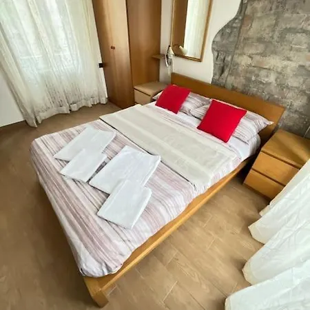 100mq 5 Mins To Center + Free Park And View * Como