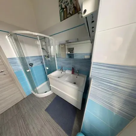 100mq 5 Mins To Center + Free Park And View Appartement *