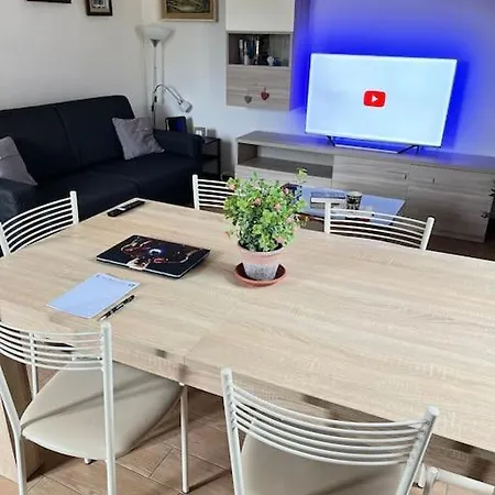 Appartement 100mq 5 Mins To Center + Free Park And View