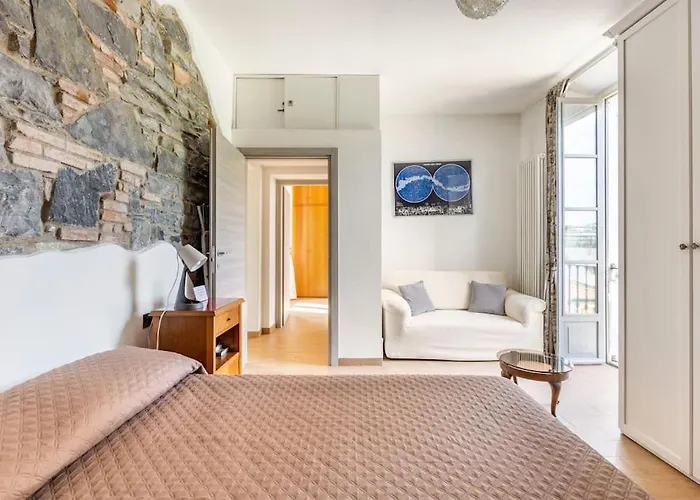 100mq 5 Mins To Center + Free Park And View * Όπως