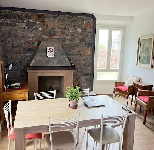 100mq 5 Mins To Center + Free Park And View * Όπως