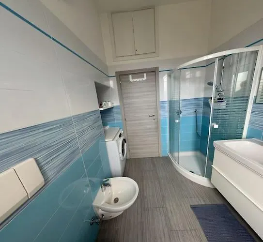 100mq 5 Mins To Center + Free Park And View Διαμέρισμα *