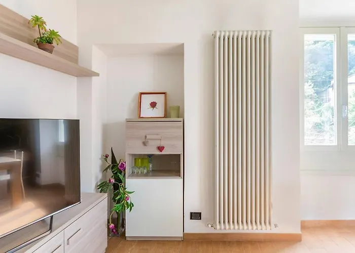 100mq 5 Mins To Center + Free Park And View * Όπως