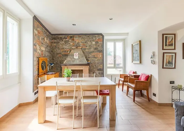 アパート 100mq 5 Mins To Center + Free Park And View *