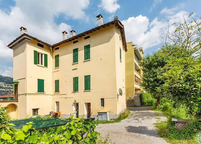 100mq 5 Mins To Center + Free Park And View * Όπως