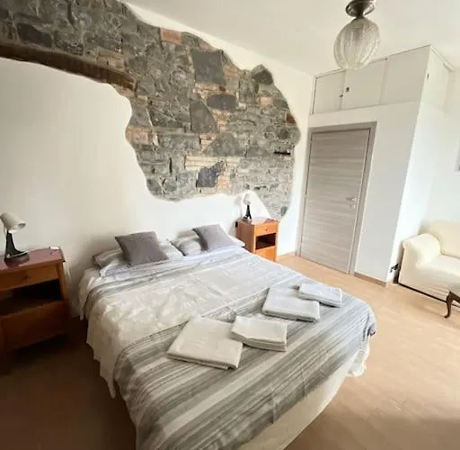 100mq 5 Mins To Center + Free Park And View