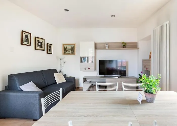 100mq 5 Mins To Center + Free Park And View *