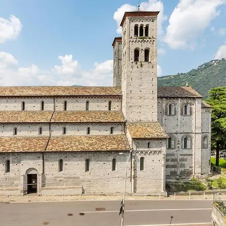 100mq 5 Mins To Center + Free Park And View Lägenhet *