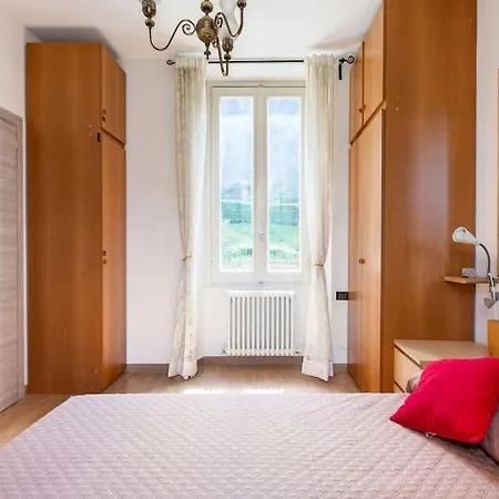 Lägenhet 100mq 5 Mins To Center + Free Park And View