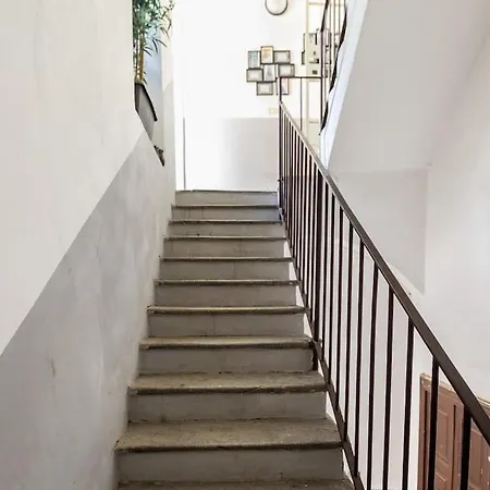 Lägenhet 100mq 5 Mins To Center + Free Park And View *